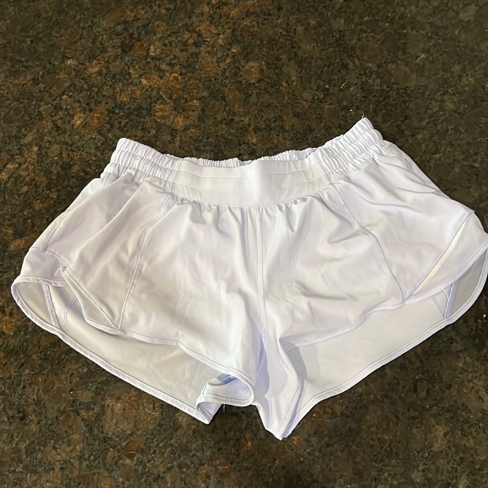 Lululemon Hotty Hot Low-Rise Lined Short 2.5” NWOT
